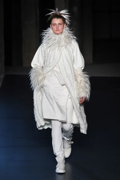 Look 1